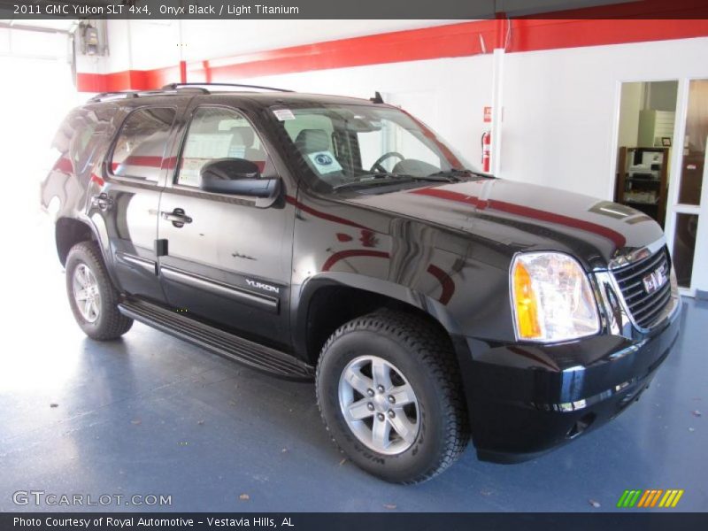Onyx Black / Light Titanium 2011 GMC Yukon SLT 4x4
