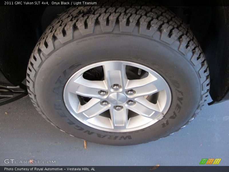 Onyx Black / Light Titanium 2011 GMC Yukon SLT 4x4