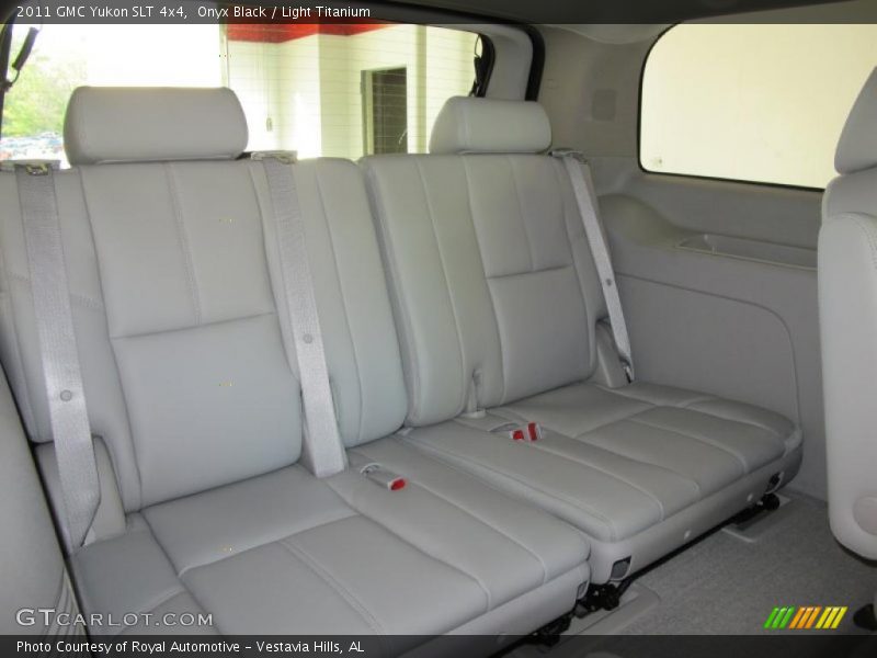 Onyx Black / Light Titanium 2011 GMC Yukon SLT 4x4