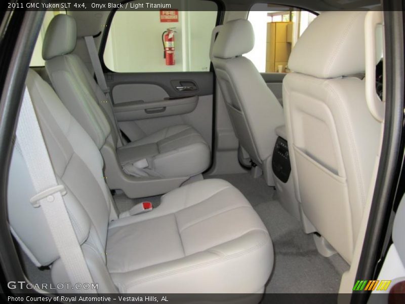 Onyx Black / Light Titanium 2011 GMC Yukon SLT 4x4