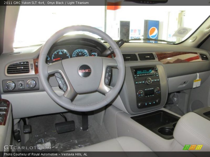 Onyx Black / Light Titanium 2011 GMC Yukon SLT 4x4