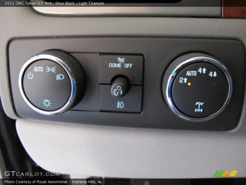 Onyx Black / Light Titanium 2011 GMC Yukon SLT 4x4