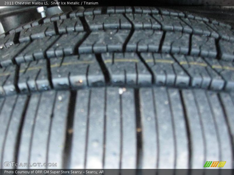 Silver Ice Metallic / Titanium 2011 Chevrolet Malibu LS
