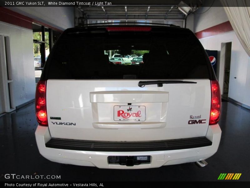 White Diamond Tintcoat / Light Tan 2011 GMC Yukon SLT