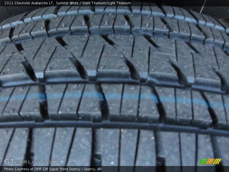 Summit White / Dark Titanium/Light Titanium 2011 Chevrolet Avalanche LT