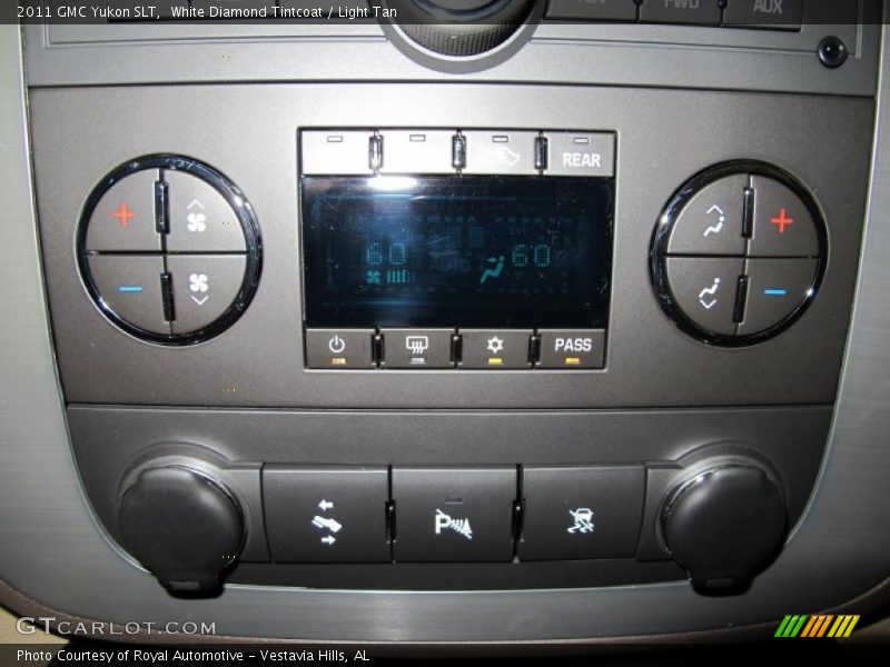 White Diamond Tintcoat / Light Tan 2011 GMC Yukon SLT