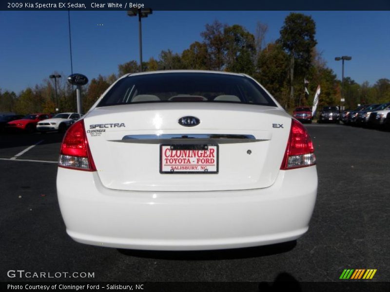 Clear White / Beige 2009 Kia Spectra EX Sedan