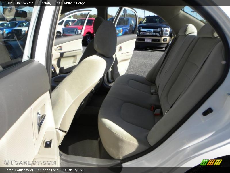 Clear White / Beige 2009 Kia Spectra EX Sedan