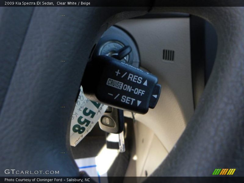 Clear White / Beige 2009 Kia Spectra EX Sedan