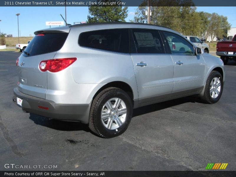 Silver Ice Metallic / Dark Gray/Light Gray 2011 Chevrolet Traverse LT