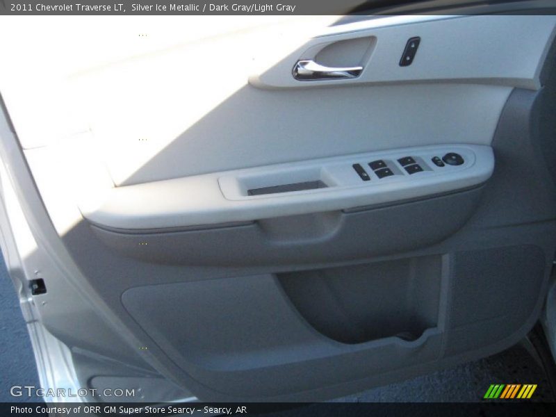 Silver Ice Metallic / Dark Gray/Light Gray 2011 Chevrolet Traverse LT
