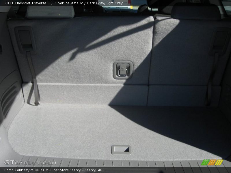 Silver Ice Metallic / Dark Gray/Light Gray 2011 Chevrolet Traverse LT