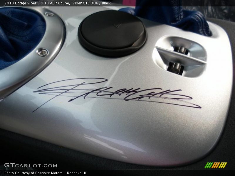  2010 Viper SRT10 ACR Coupe Logo