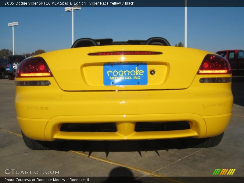 Viper Race Yellow / Black 2005 Dodge Viper SRT10 VCA Special Edition