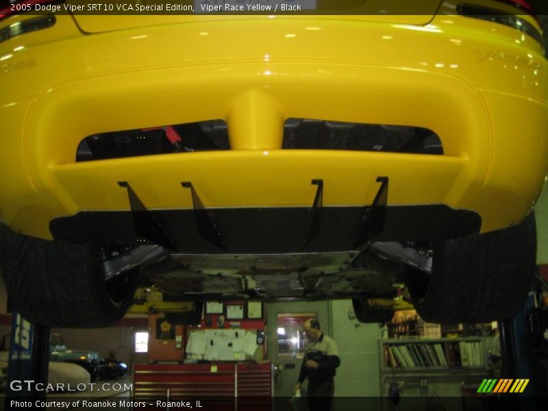 Viper Race Yellow / Black 2005 Dodge Viper SRT10 VCA Special Edition
