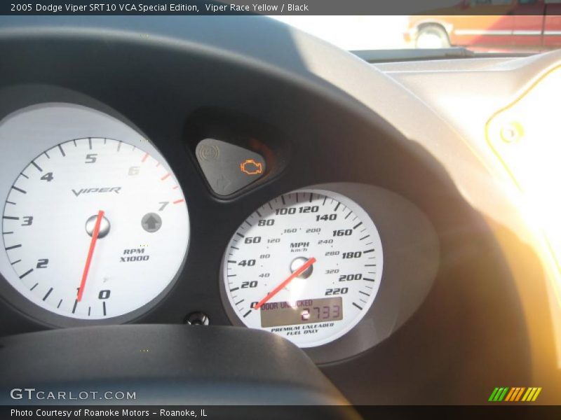 Viper Race Yellow / Black 2005 Dodge Viper SRT10 VCA Special Edition