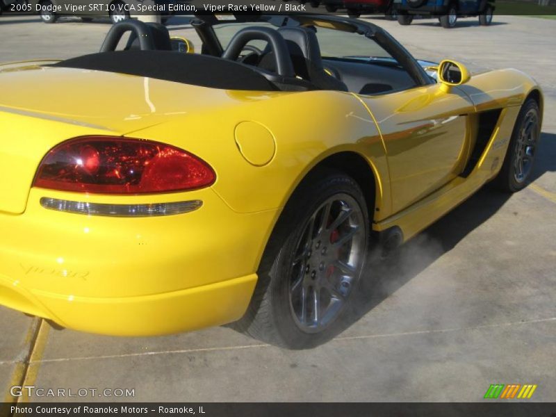 Viper Race Yellow / Black 2005 Dodge Viper SRT10 VCA Special Edition