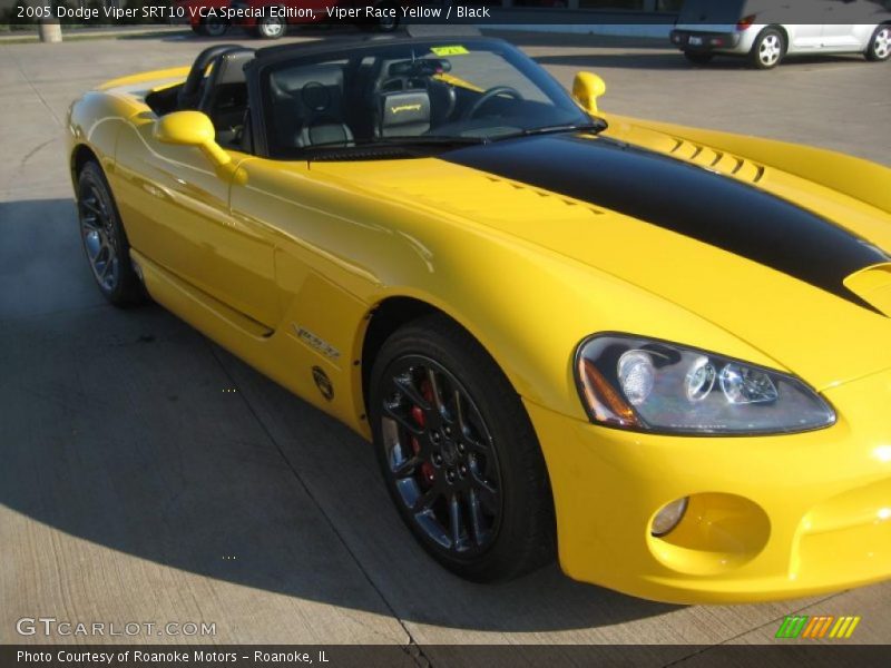 Viper Race Yellow / Black 2005 Dodge Viper SRT10 VCA Special Edition