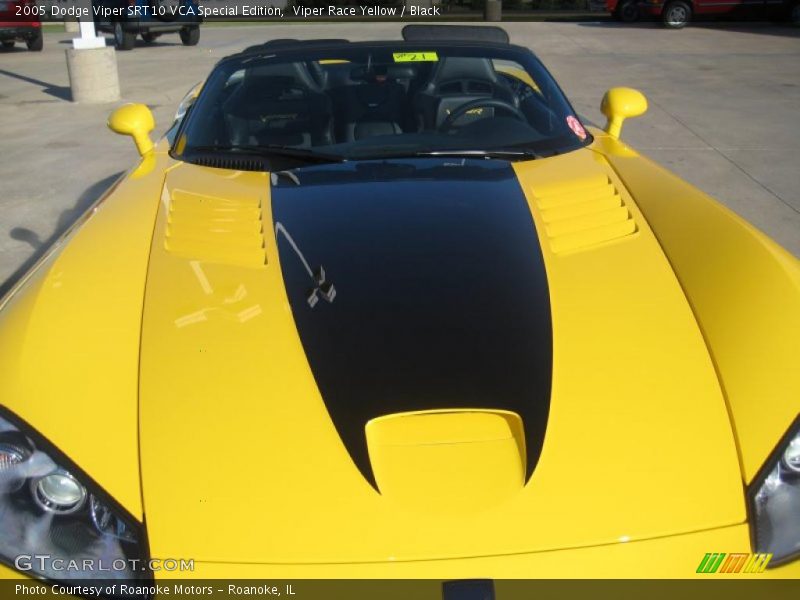 Viper Race Yellow / Black 2005 Dodge Viper SRT10 VCA Special Edition