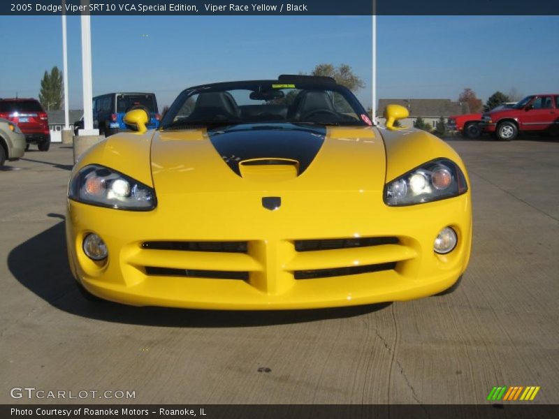 Viper Race Yellow / Black 2005 Dodge Viper SRT10 VCA Special Edition