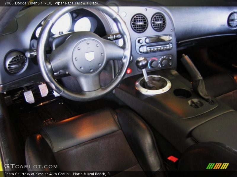 Viper Race Yellow / Black 2005 Dodge Viper SRT-10