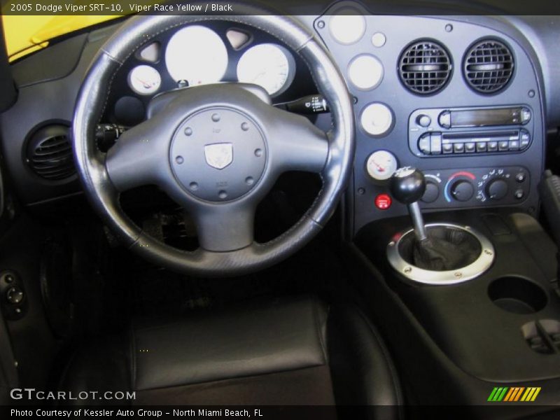 Viper Race Yellow / Black 2005 Dodge Viper SRT-10