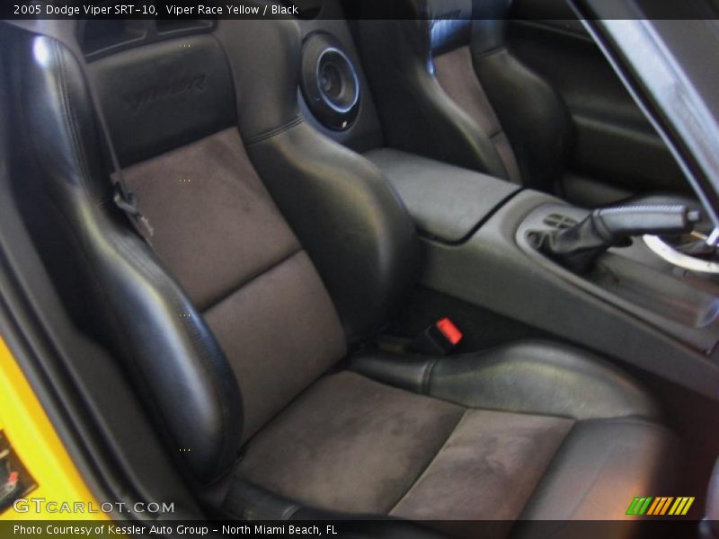 Viper Race Yellow / Black 2005 Dodge Viper SRT-10