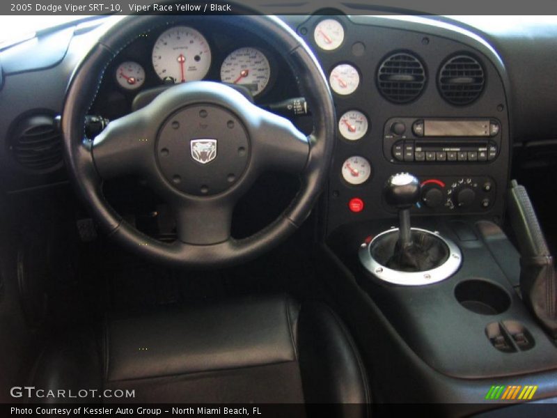 Viper Race Yellow / Black 2005 Dodge Viper SRT-10