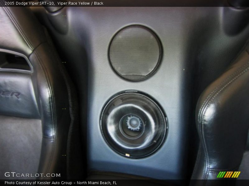 Viper Race Yellow / Black 2005 Dodge Viper SRT-10