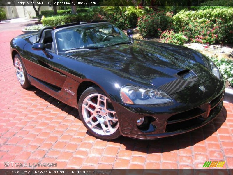 Front 3/4 View of 2006 Viper SRT-10