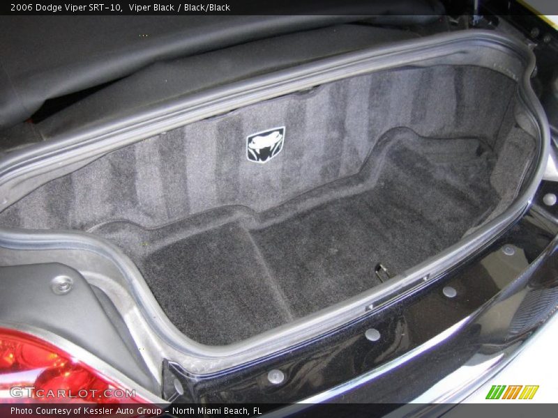  2006 Viper SRT-10 Trunk