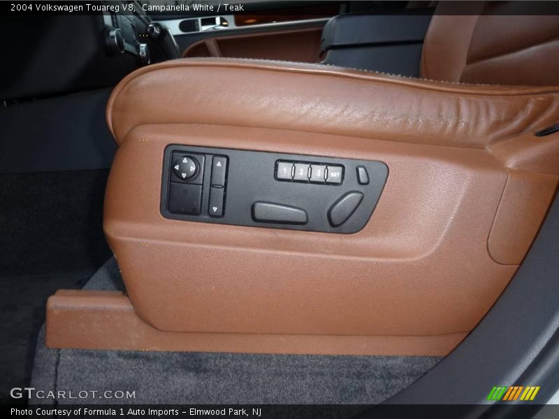 Campanella White / Teak 2004 Volkswagen Touareg V8