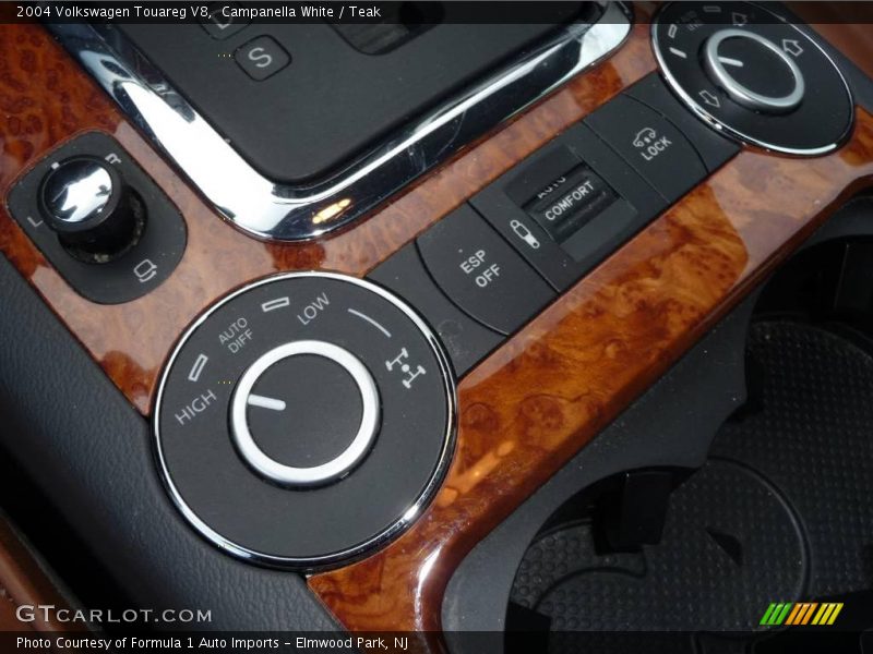 Campanella White / Teak 2004 Volkswagen Touareg V8