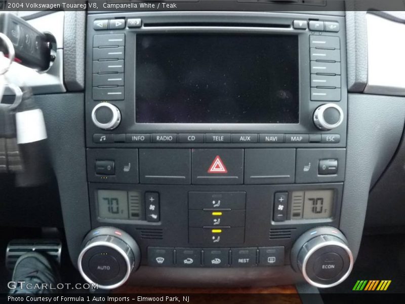 Campanella White / Teak 2004 Volkswagen Touareg V8