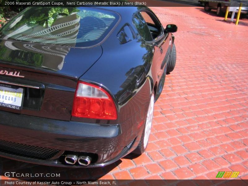 Nero Carbonio (Metallic Black) / Nero (Black) 2006 Maserati GranSport Coupe