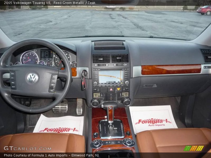 Reed Green Metallic / Teak 2005 Volkswagen Touareg V8