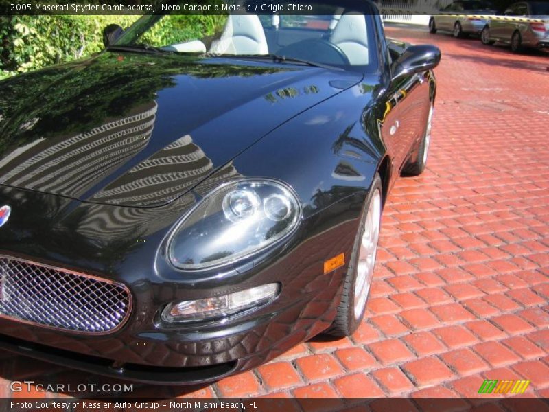 Nero Carbonio Metallic / Grigio Chiaro 2005 Maserati Spyder Cambiocorsa