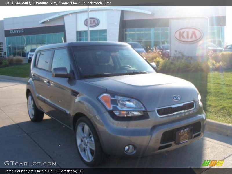 Titanium Gray / Sand/Black Houndstooth Cloth 2011 Kia Soul !