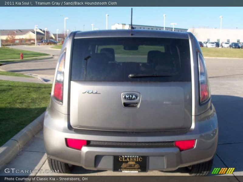 Titanium Gray / Sand/Black Houndstooth Cloth 2011 Kia Soul !