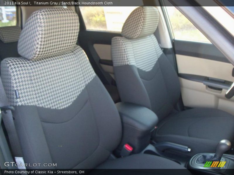 Titanium Gray / Sand/Black Houndstooth Cloth 2011 Kia Soul !