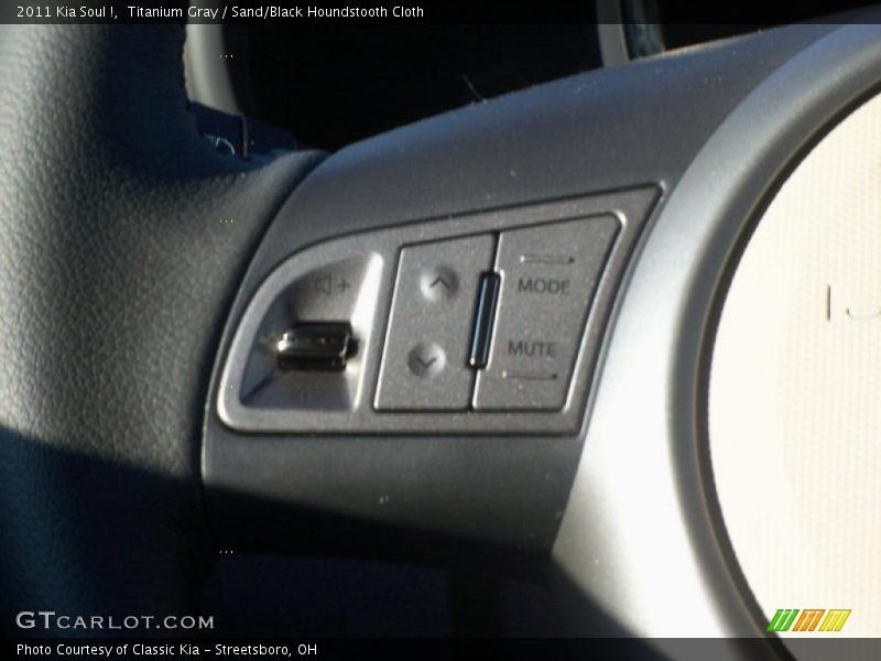 Titanium Gray / Sand/Black Houndstooth Cloth 2011 Kia Soul !