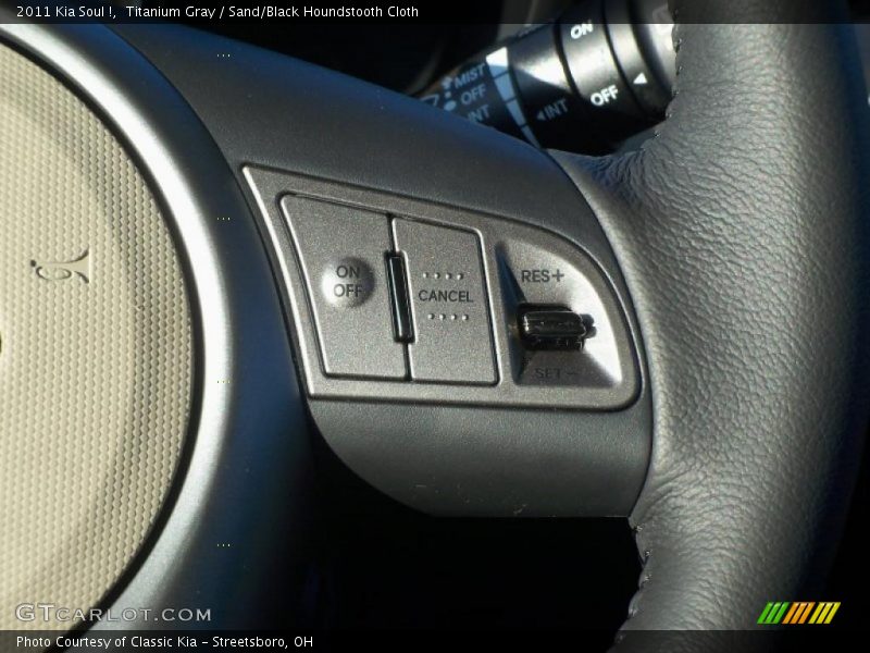 Titanium Gray / Sand/Black Houndstooth Cloth 2011 Kia Soul !