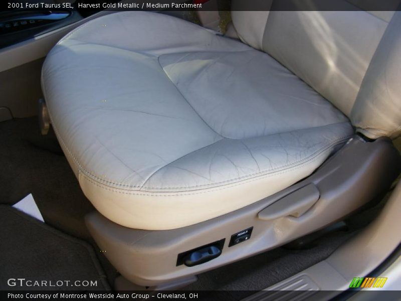 Harvest Gold Metallic / Medium Parchment 2001 Ford Taurus SEL