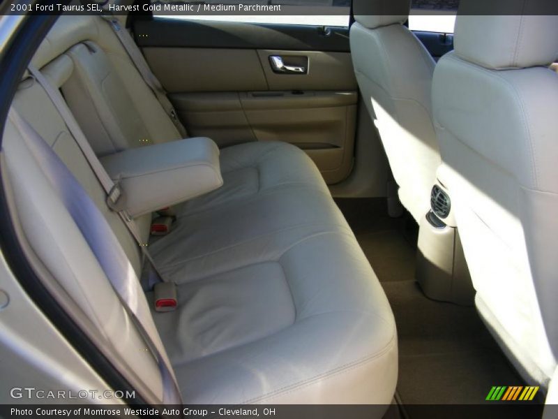 Harvest Gold Metallic / Medium Parchment 2001 Ford Taurus SEL