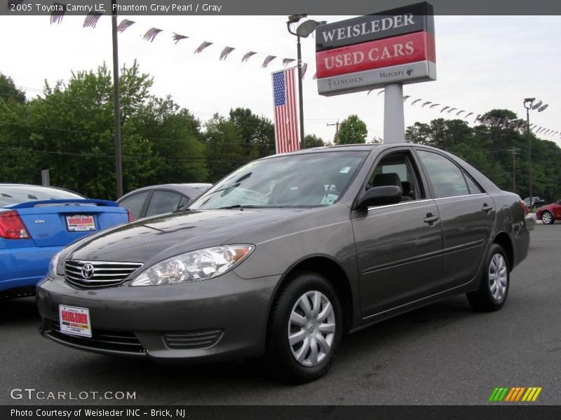 Phantom Gray Pearl / Gray 2005 Toyota Camry LE