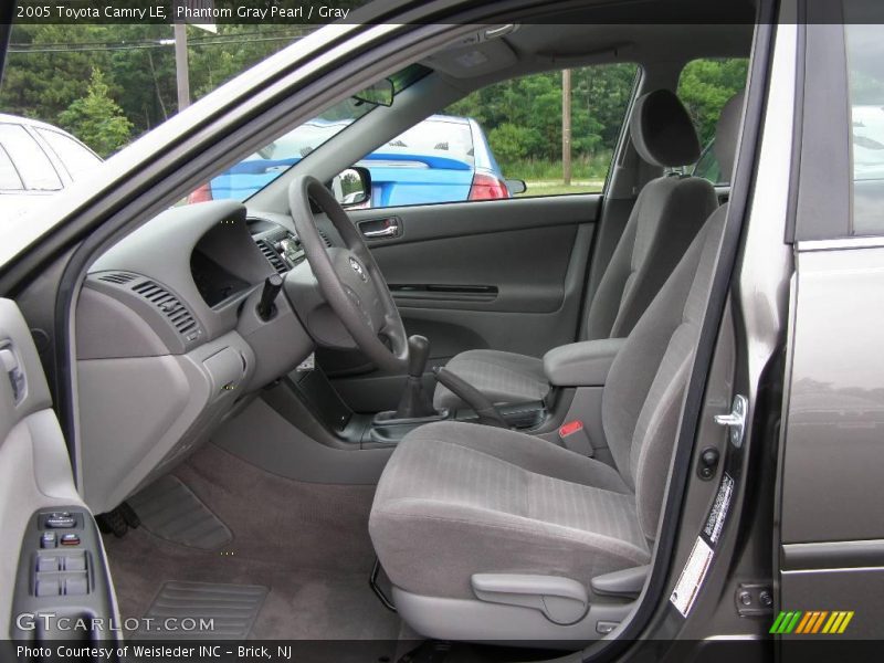 Phantom Gray Pearl / Gray 2005 Toyota Camry LE