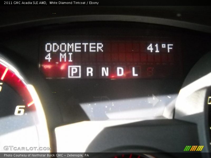 White Diamond Tintcoat / Ebony 2011 GMC Acadia SLE AWD