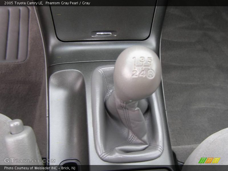 Phantom Gray Pearl / Gray 2005 Toyota Camry LE