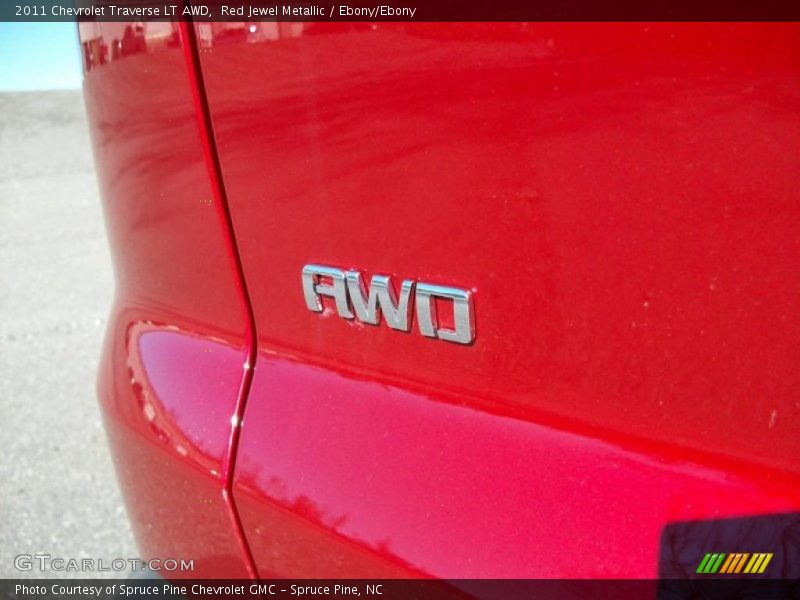 Red Jewel Metallic / Ebony/Ebony 2011 Chevrolet Traverse LT AWD