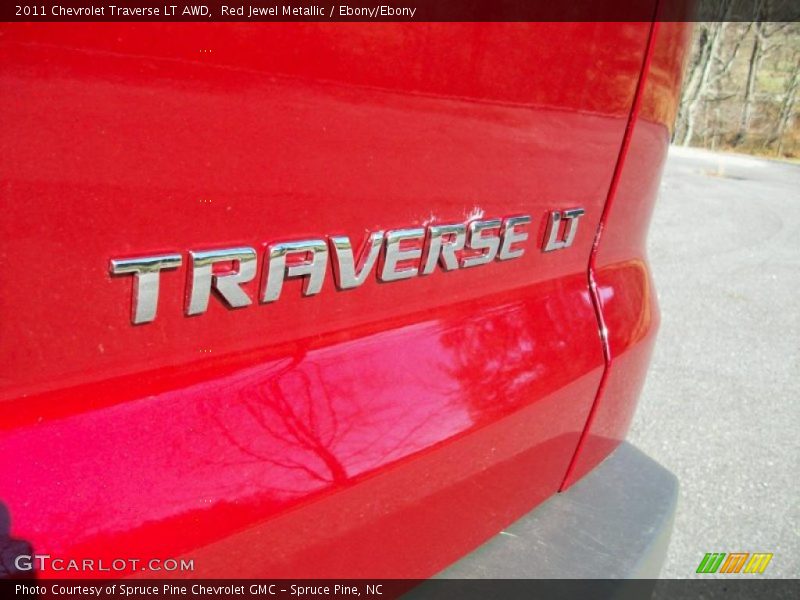 Red Jewel Metallic / Ebony/Ebony 2011 Chevrolet Traverse LT AWD